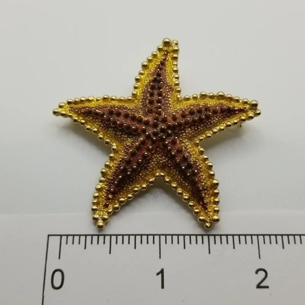 Trifari Enamel Starfish Brooch Pin Vintage Gold Tone Nautical Ocean Beach Animal